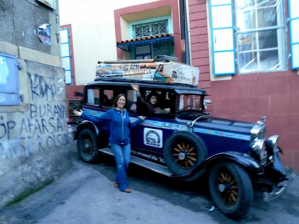 Lotus Garden Hostel Izmir Türkei